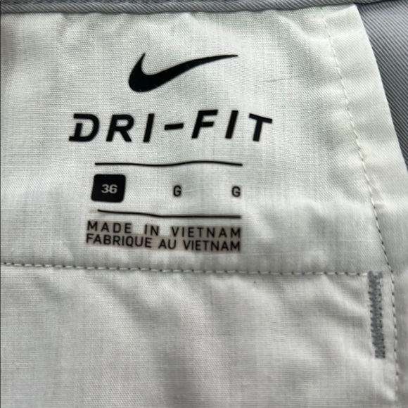 Nike Dri-Fit Men’s Shorts Size 36 W 10.5” Inseam Gray Polyester/Spandex EUC - Picture 2 of 14